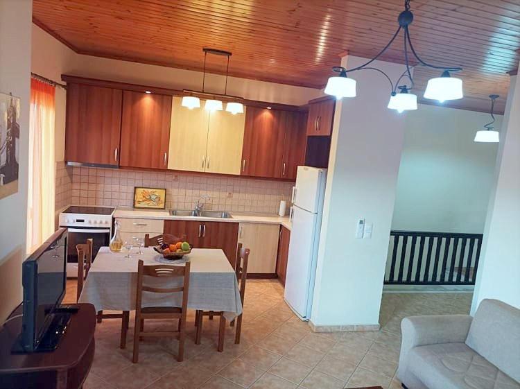 Lourantos Bayside Apartments Vathy  Eksteriør bilde
